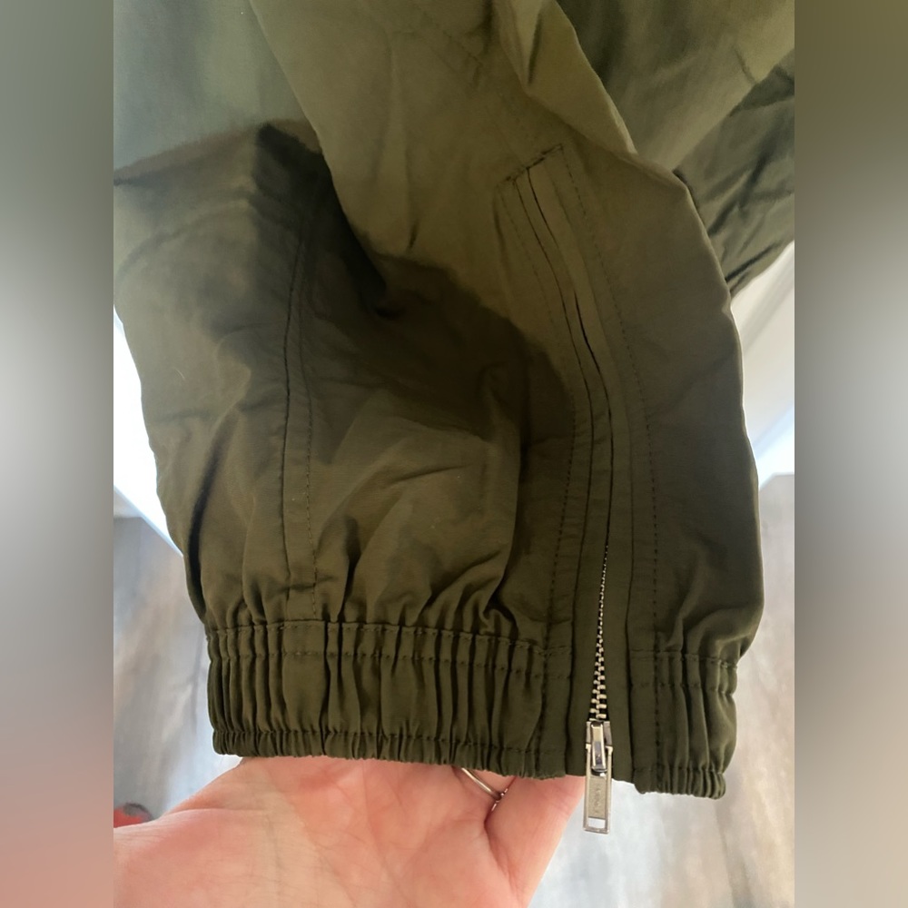 8) NWT Old navy quick dry joggers - Picture 9 of 9